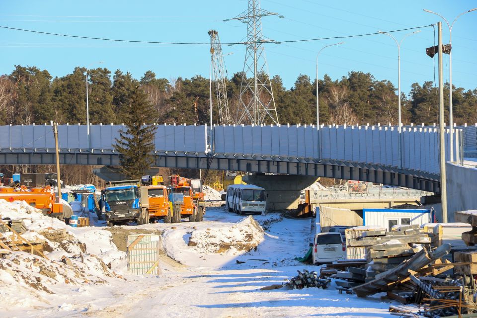 Строительство транспортной развязки на Змеиногорском тракте. Декабрь 2024 года