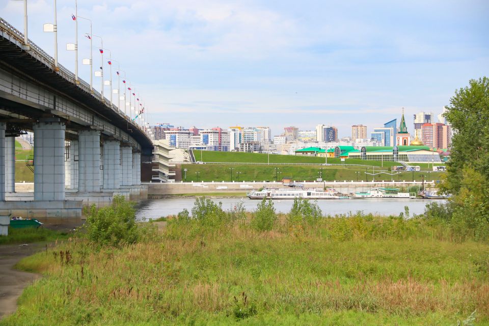 Вид на Барнаул с острова Помазкин Вид на Барнаул с острова Помазкин