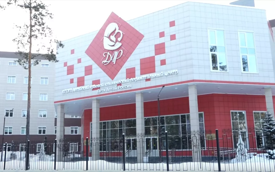 Это большой опыт: студент из Египта работает в реанимации новорожденных в Барнауле