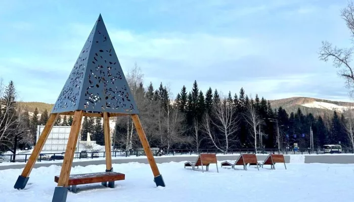 В Горном Алтае открыли студенческий сквер по нацпроекту