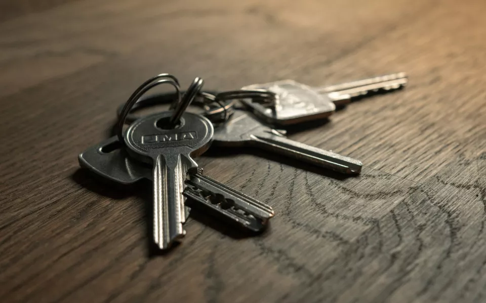 В Госдуму внесут проект против бабушкиных схем при продаже жилья