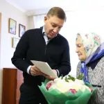 Андрей Турчак поздравил со 100-летним юбилеем ветерана ВОВ