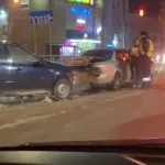 В Барнауле нетрезвый водитель спровоцировал массовое ДТП