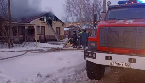 В МЧС сообщили подробности страшного пожара на Южном в Барнауле