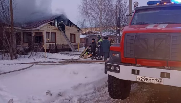 В МЧС сообщили подробности страшного пожара на Южном в Барнауле