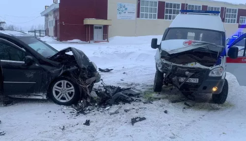 Трое работников скорой помощи пострадали в ДТП в Змеиногорске