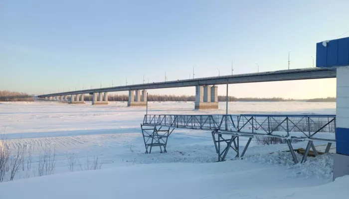 На Оби в Барнауле начали строить крещенский городок. Фото