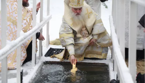 Монах-реаниматолог раскрыл, кому нельзя купаться в проруби на Крещение