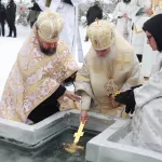 Барнаульцы окунулись в купель на Речном вокзале. Фоторепортаж