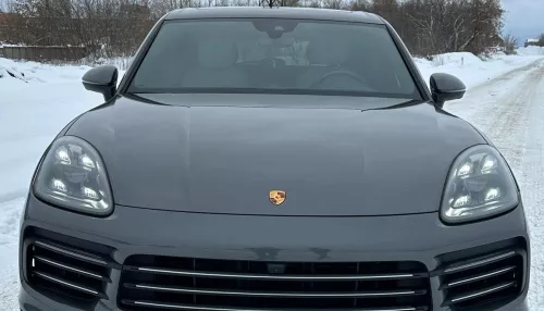 Porsche Cayenne в богатой комплектации продают за 10,8 млн рублей в Барнауле