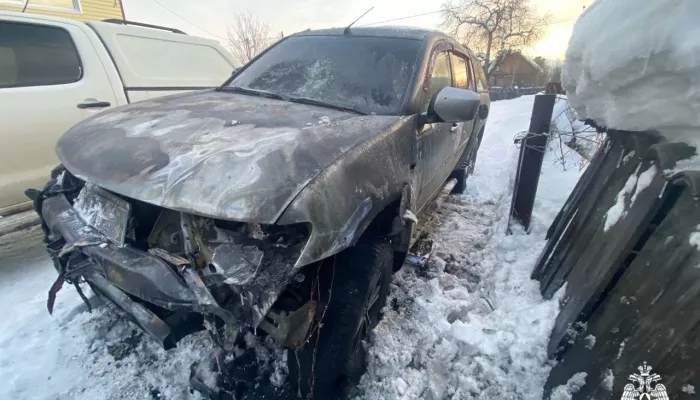 В селе Майма Республики Алтай загорелся автомобиль