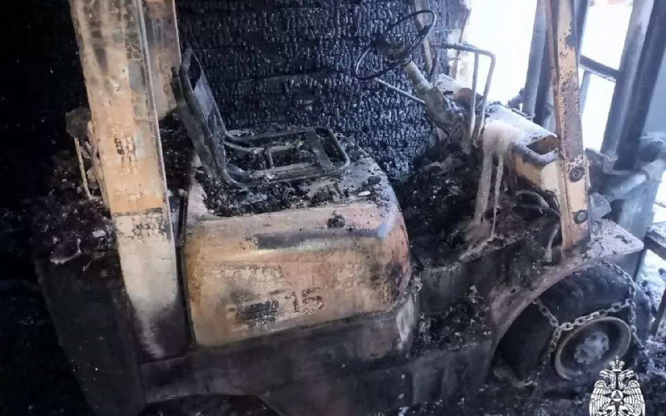 В Республике Алтай загорелась котельная сельского магазина