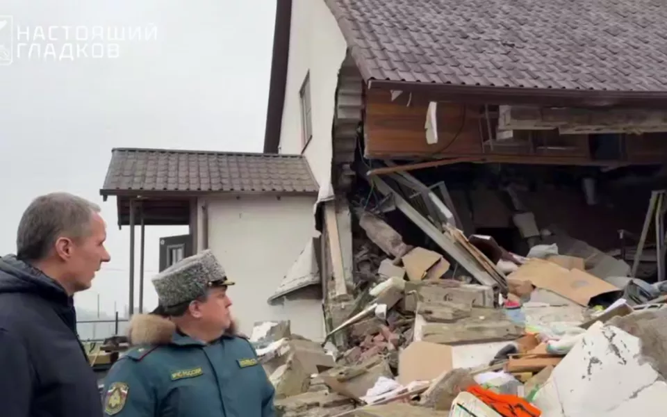 В Белгородской области при атаке дрона погибли женщина с ребенком. Видео