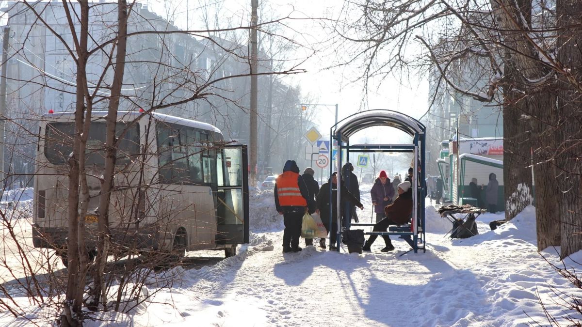 Автобус в Бийске, остановка