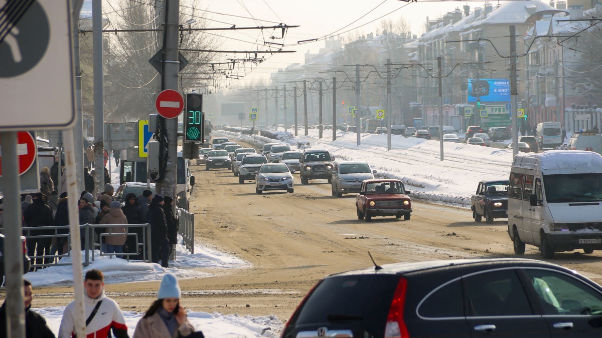 Перекресток проспекта Ленина, улицы Пионеров и улицы Новоугольной