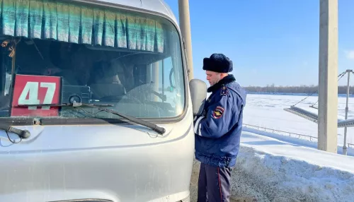 Соцсети: водитель барнаульской маршрутки угрожал вырвать ноги ребенку