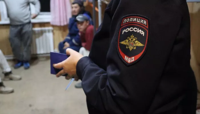 Полицейский в Горном Алтае отдал форму задержанному и позволил сбежать