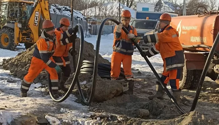 Два коммунальных ЧП оставили барнаульцев без водоснабжения