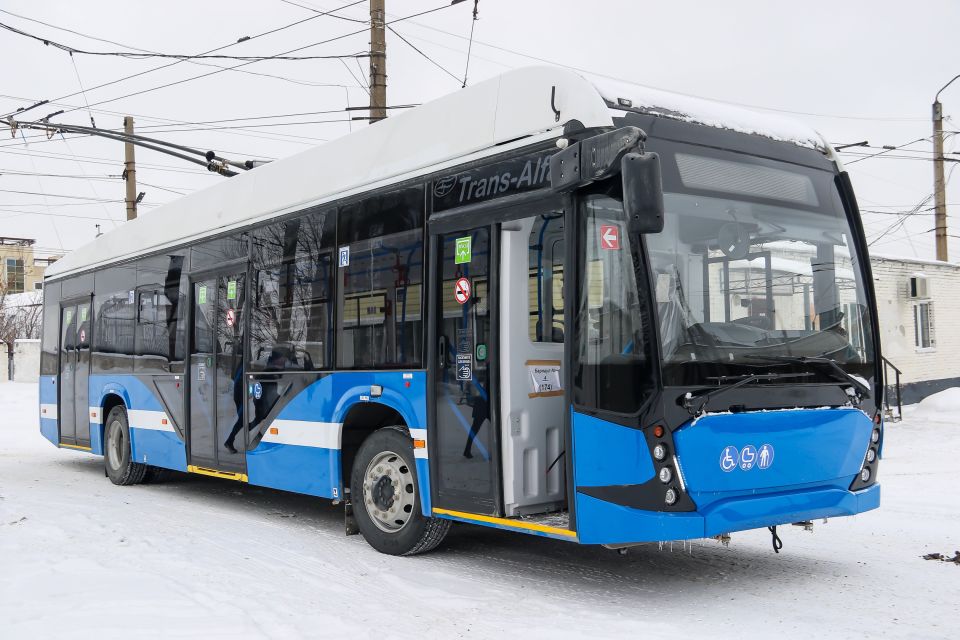 Новый троллейбус "Авангард" в Барнауле. Февраль 2025 года