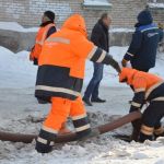 Как коммунальщики устраняют аварию на ул. 1-й Западной в Барнауле. Фоторепортаж