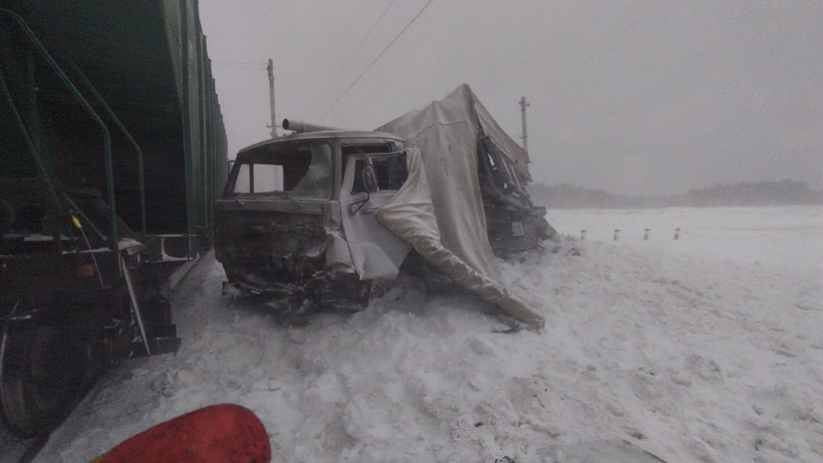 ДТП с грузовиком и поездом в Алтайском крае