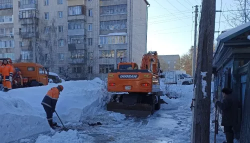 В нескольких домах в Барнауле отключили холодную воду из-за аварии