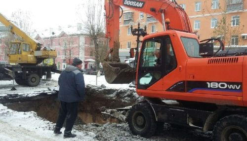 Три коммунальные аварии продолжают устранять в Барнауле 8 февраля