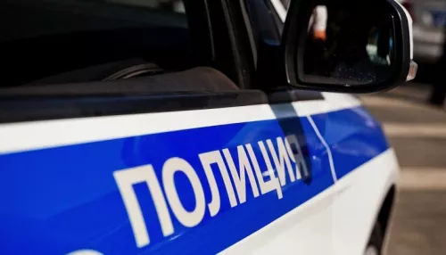 Полиция Барнаула заинтересовалась мужчиной в форме, который приставал к детям