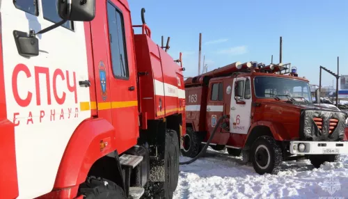 Пожарные ликвидируют ЧП в производственном здании водоканала в Барнауле