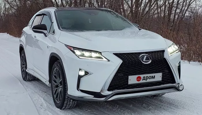 Lexus в максимальной спортивной комплектации продают за 4,4 млн рублей в Горном Алтае