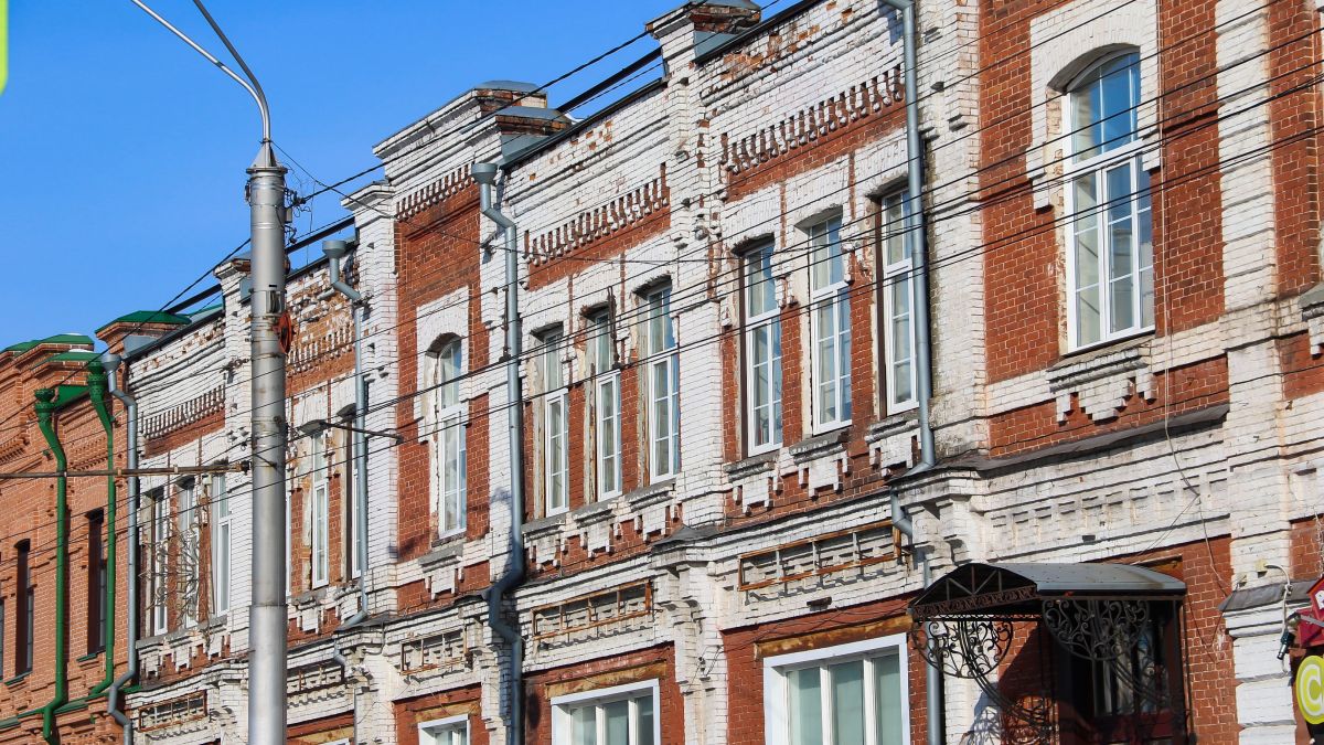 Городская дума на пр. Ленина, 6/ул. Льва Толстого, 24