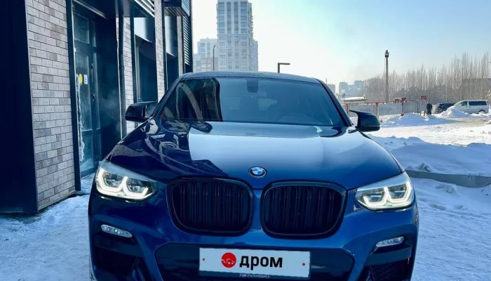 Скоростной и ухоженный BMW X4 продают за 5 млн рублей в Барнауле. Фото