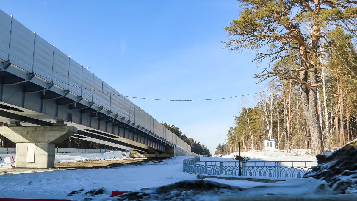 Стройплощадка транспортной развязки на Змеиногорском тракте