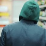 Барнаулец вынес под одеждой из магазина форель, кальмары и пять головок сыра