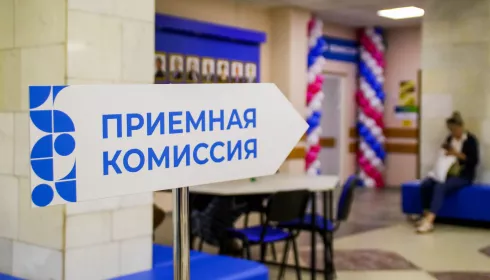 Строители, актеры и айтишники: названы популярные профессии среди алтайских студентов