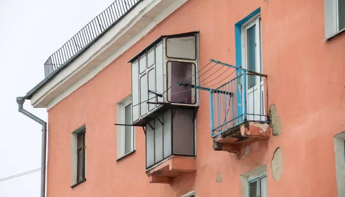 Шесть аварийных домов в Барнауле включили в первую очередь расселения