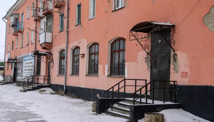 Два аварийных дома в Барнауле включат в список приоритетного расселения