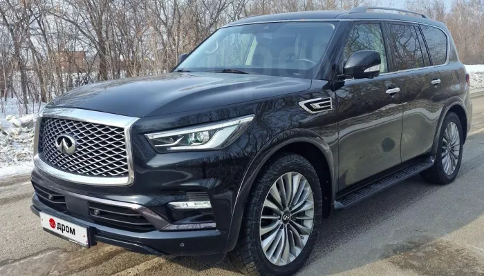 Мощный Infiniti в комплектации макси продают за 9 млн рублей в Барнауле. Фото