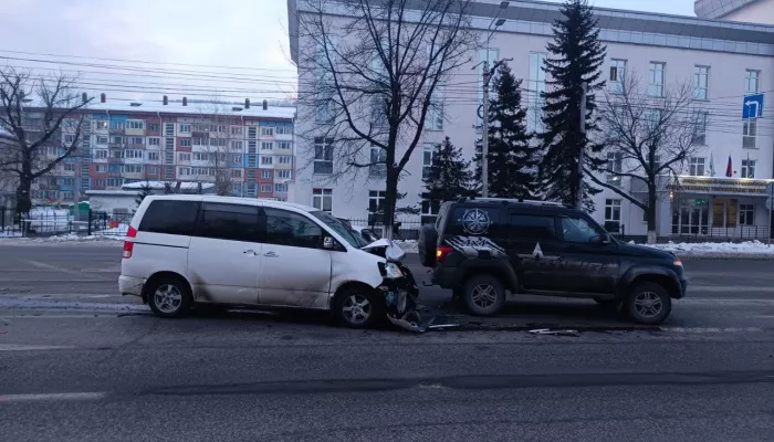 Пьяный водитель устроил массовое ДТП в Горно-Алтайске, пострадал ребенок