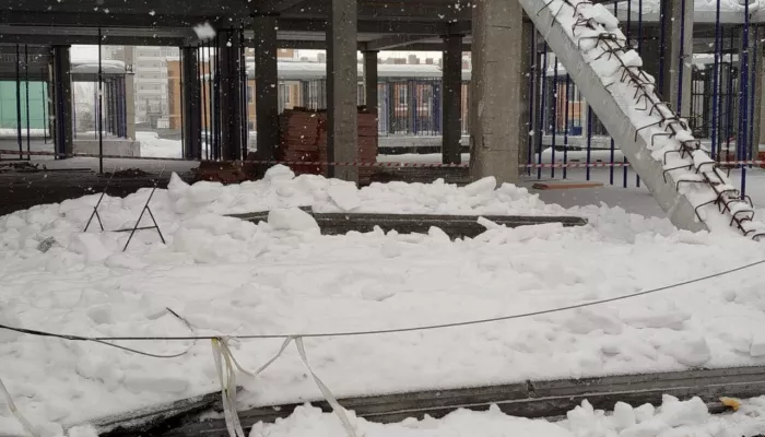 В Новосибирске двое мужчин погибли на школьной стройке. Фото