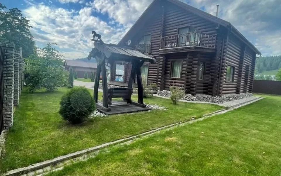 Полностью автоматизированный коттедж продают за 45,6 млн рублей в Горном Алтае