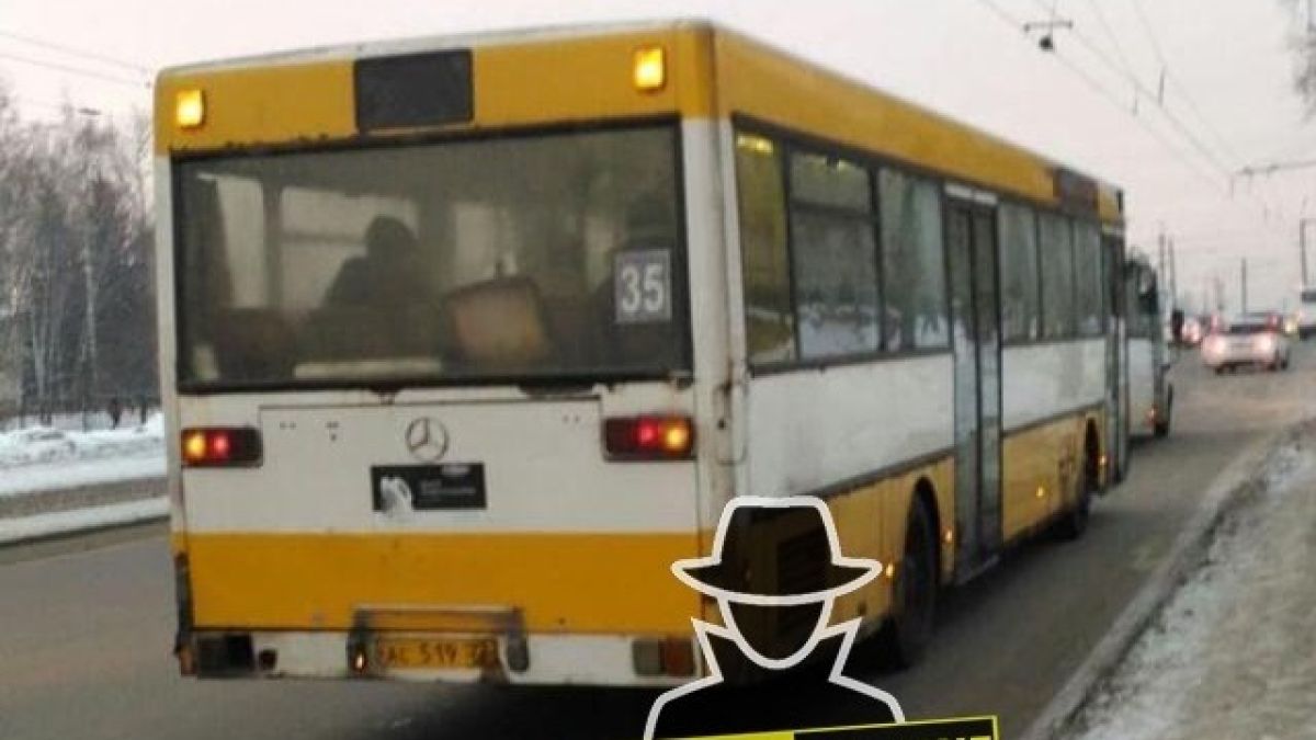 Автобус и маршрутка столкнулись в Барнауле после "гонок"