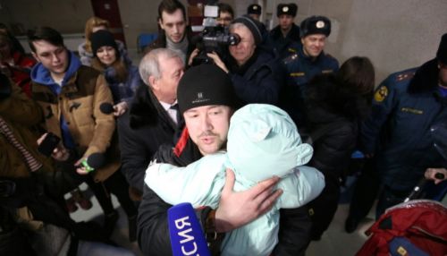 Спасенный из-под завалов в Магнитогорске Ваня Фокин вернулся домой
