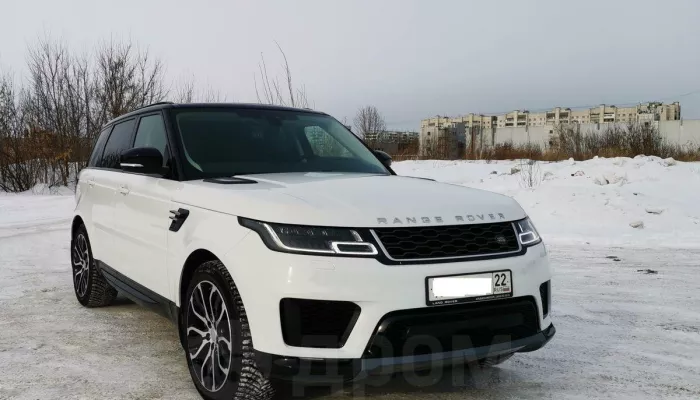 Белоснежный Land Rover с панорамной крышей продают за 10,1 млн рублей в Барнауле