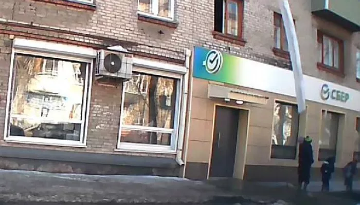 Директора барнаульской УК подвела под суд упавшая на ребенка с крыши дома глыба льда