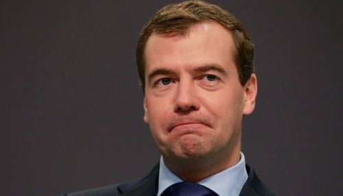 Медведев заявил, что вынужден быть оптимистом