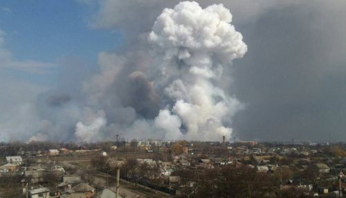 Три мощных взрыва прогремели в центре Донецка