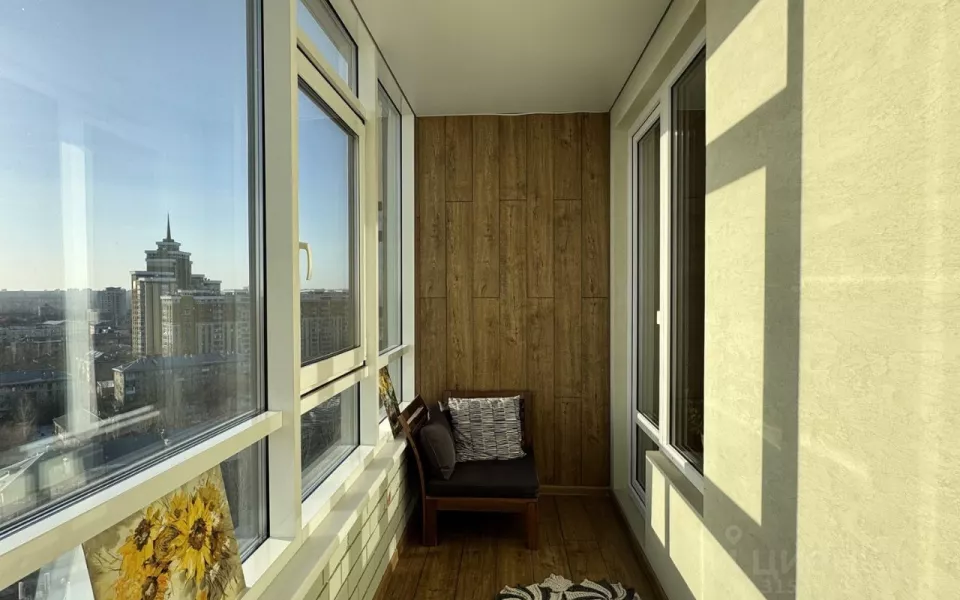 Современную четырешку на видовом 16-м этаже продают в Барнауле за 25,9 млн рублей