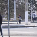 Жителя Алтайского края арестовали за хмельную езду на самокате без прав