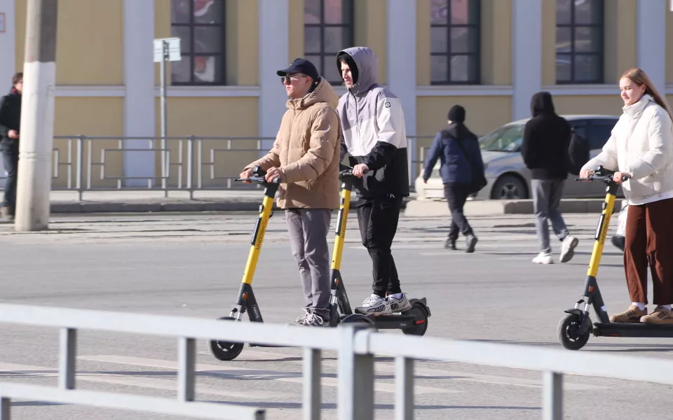 Они вернулись! Электросамокатчики вырвались на улицы Барнаула: фото